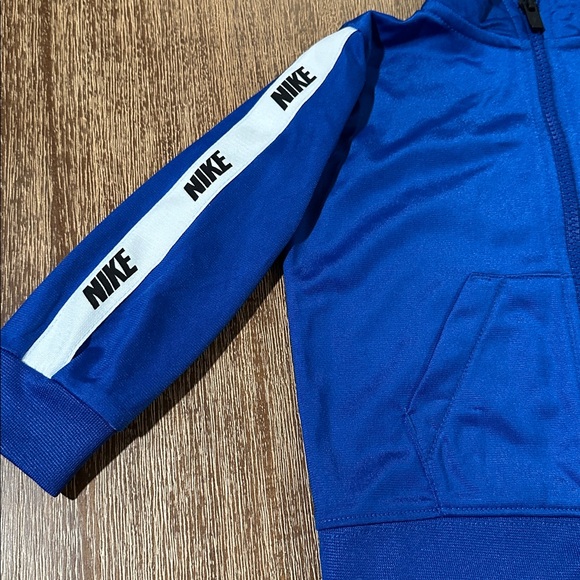 Nike Boys Track Suit 2pc NWT 18 months - Picture 5 of 8